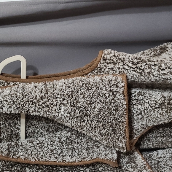 Vestique Women's Plush Pile Vest Gray/Brown Pockets Wide Angular Collar … - Picture 4 of 8